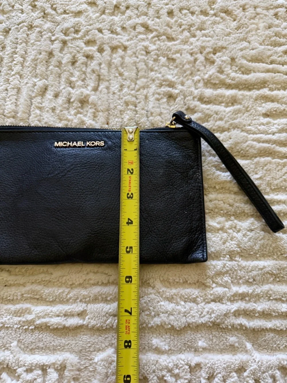 Michael Kors Black Leather Wristlet Clutch Zip Pouch Wallet Large MK Gold Logo - Picture 4 of 5
